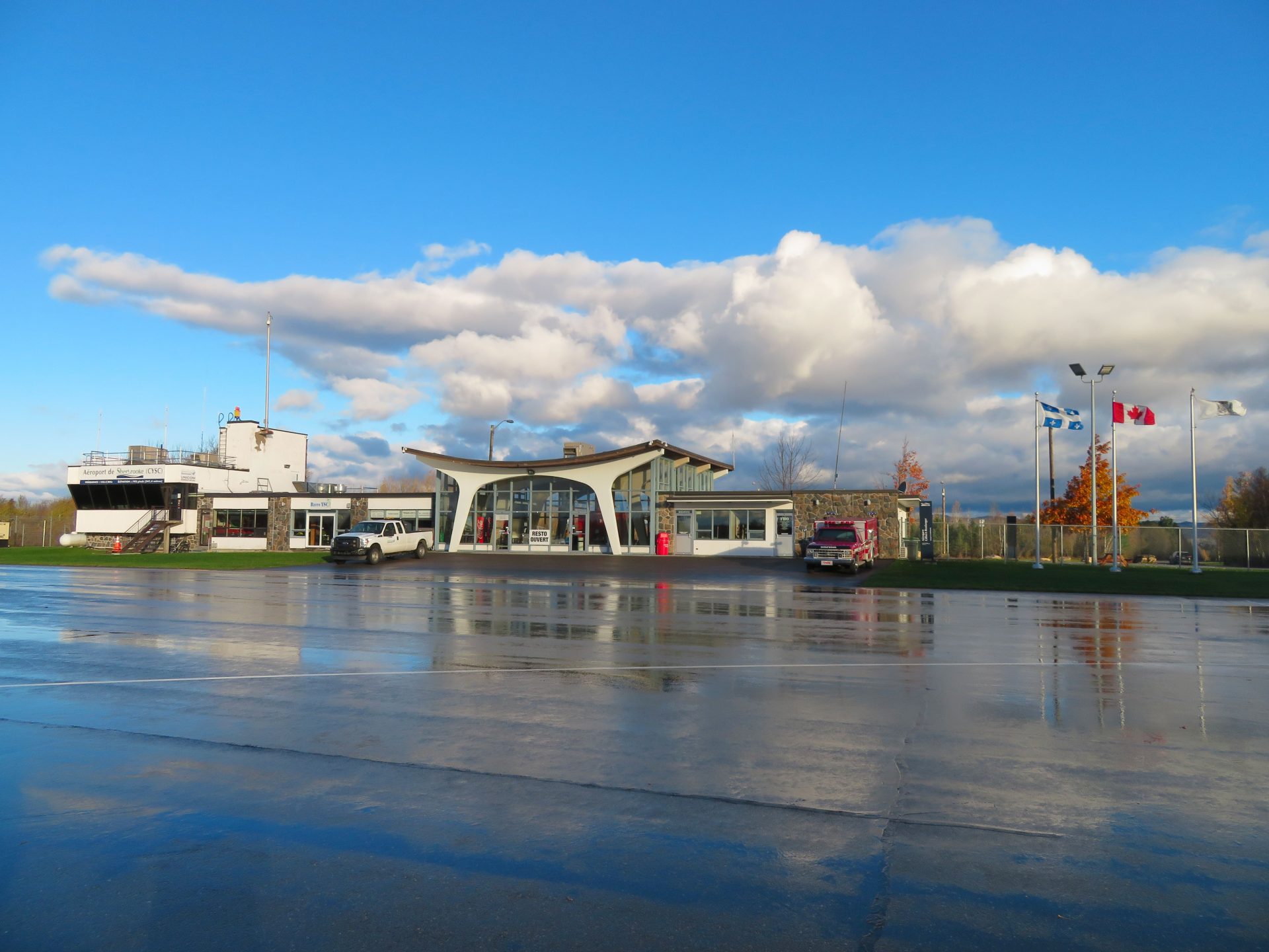 infrastructure page1 &bull; Aeroport de Sherbrooke